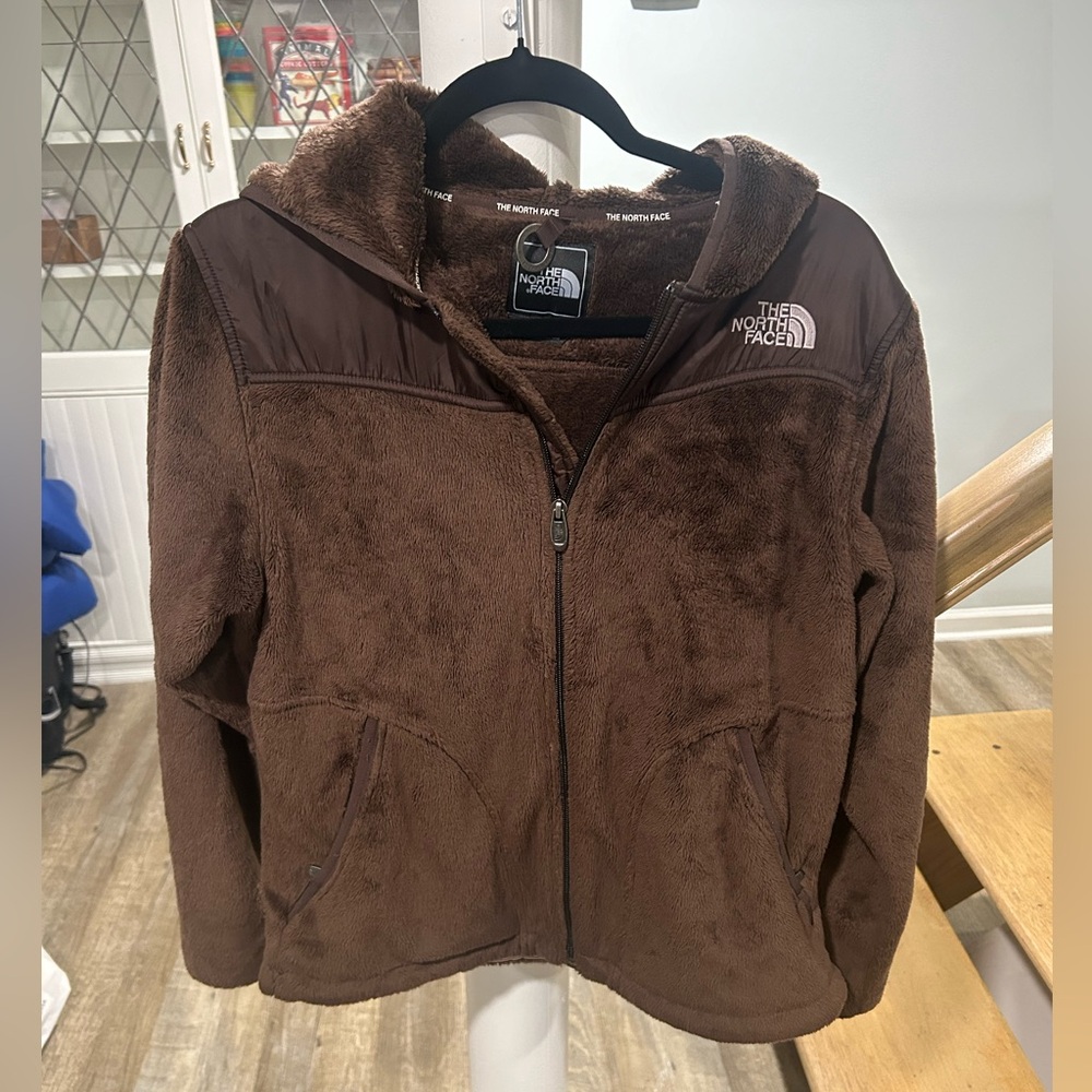 Brown fuzzy vintage north face jacket